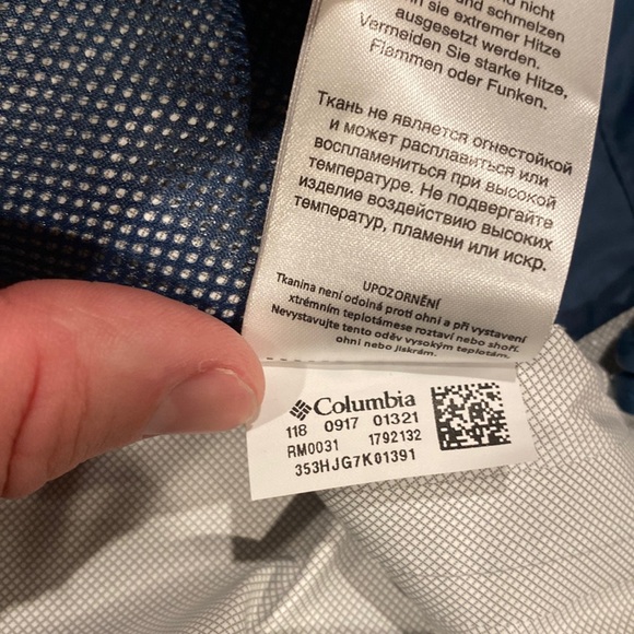Columbia out dry waterproof jacket - Picture 4 of 10